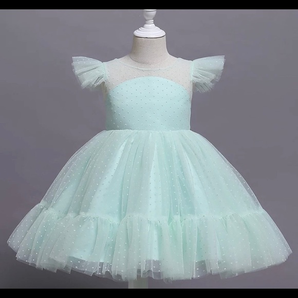 Girl dresses brand new - Picture 3 of 7